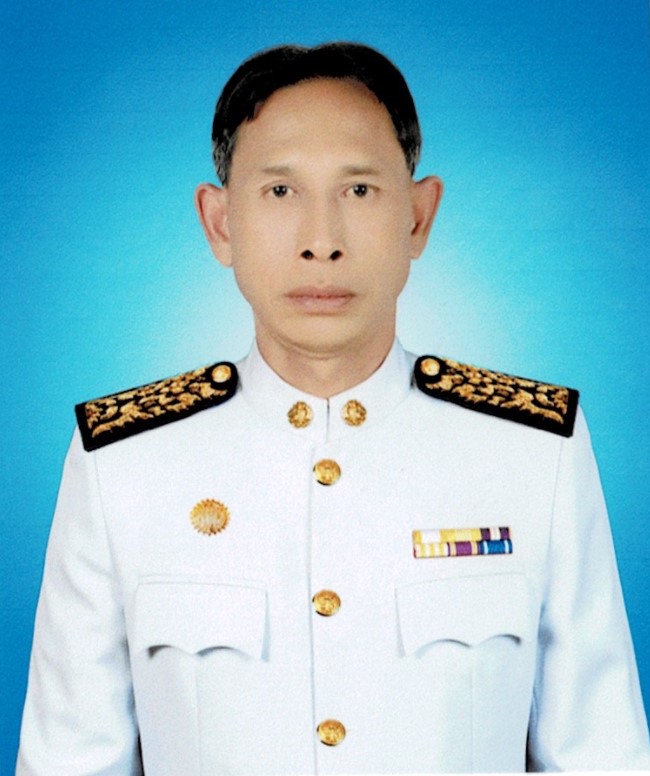 นายอภิชาติ เข็มเพชร